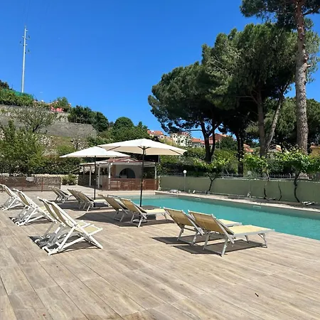 Holidays 2* Pietra Ligure
