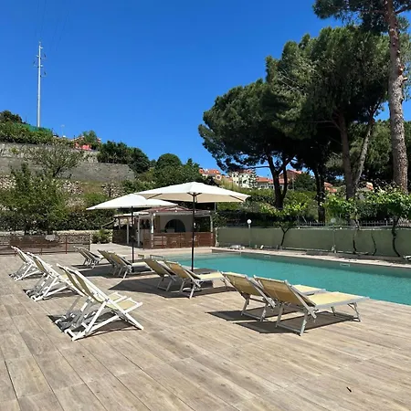 Aparthotel Holidays