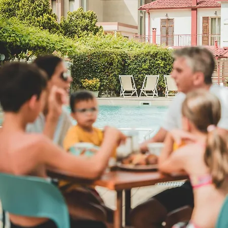 Aparthotel Holidays