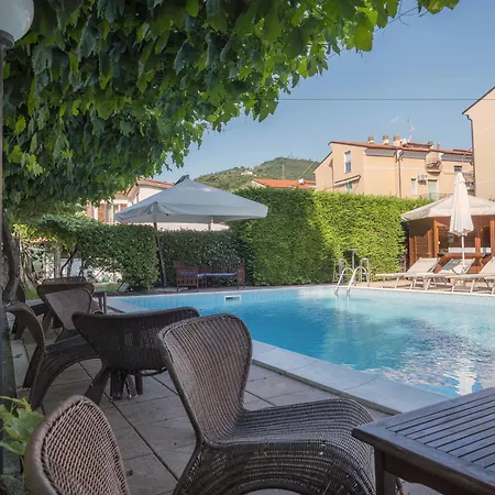 Holidays Aparthotel Pietra Ligure