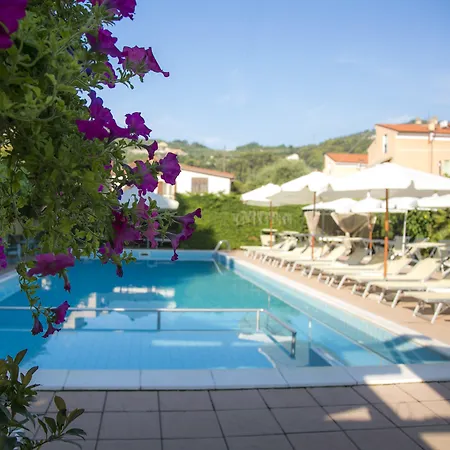 Aparthotel Holidays Pietra Ligure
