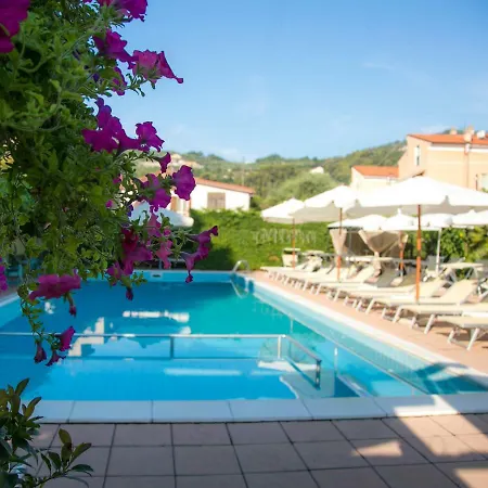 Holidays Aparthotel Pietra Ligure