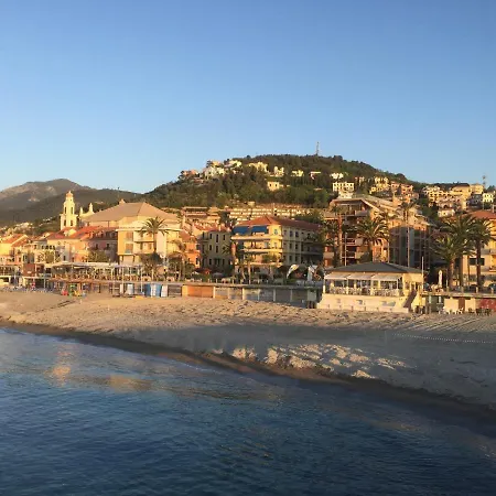 Holidays Apartahotel Pietra Ligure