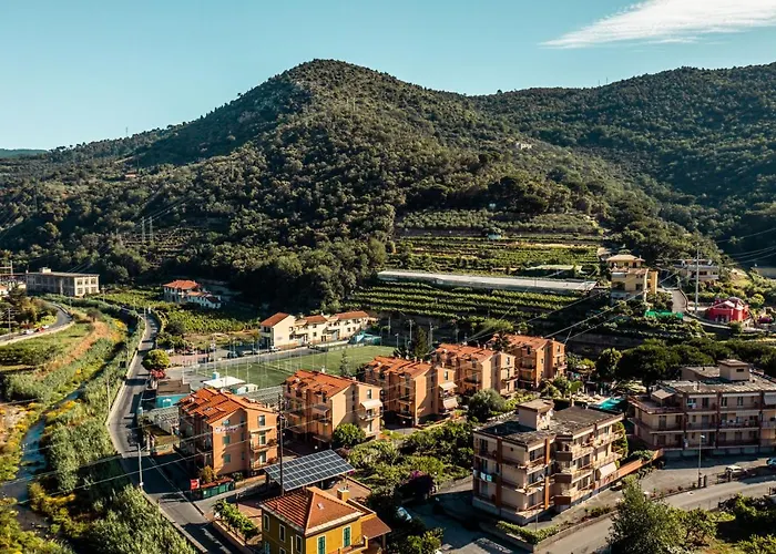 Holidays 피에트라리구레