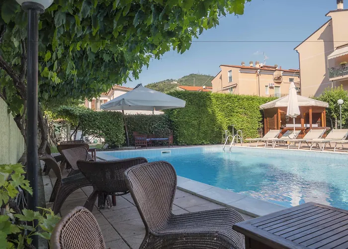 Holidays 아파트호텔 피에트라리구레