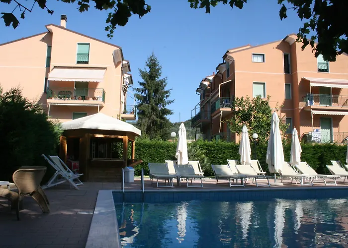 Holidays 피에트라리구레